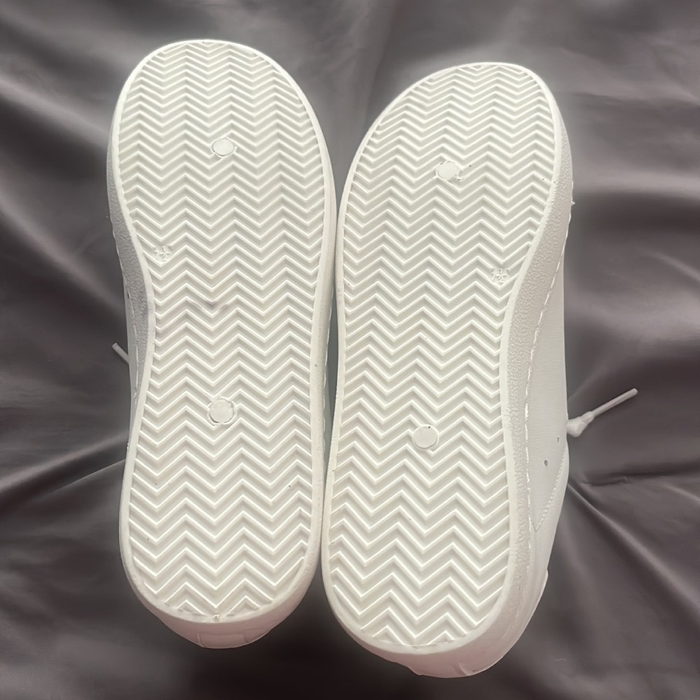 Brand new - never worn - white sneakers size 7.5 - Picture 6 of 6